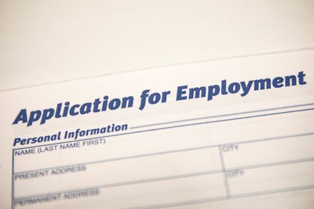 米新規失業保険申請0.8万件減の21.2万件、低水準で推移