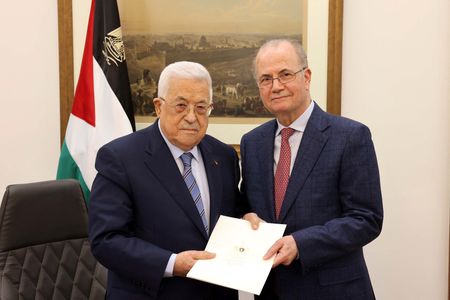 パレスチナ新首相にムスタファ氏、アッバス議長が指名
