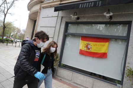 スペイン、新型コロナ死者1.9万人突破　自治州データ修正でさらに増加も