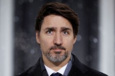 カナダ、米国との国境規制を「かなりの期間」継続＝首相