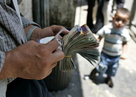 イスラエル通貨、2015年以来の安値　ハマスとの衝突激化懸念で
