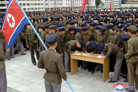 北朝鮮、若者140万人が軍志願と報道　「神聖な戦争」決意