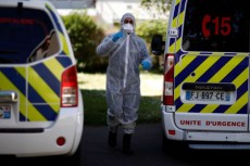 フランスの新型コロナ死者、1日で1438人増　過去最多