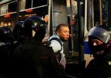 モスクワで500人が改憲反対デモ、100人以上逮捕との情報
