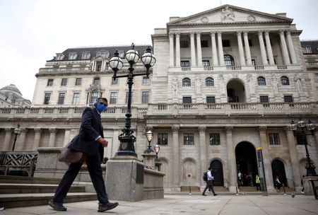 英中銀総裁、物価高は歴史的な試練と認識　対応の遅れ否定