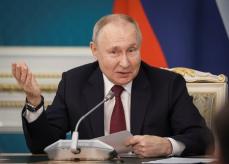 ペスコフ大統領報道官、「プーチン氏の大統領選出馬望む」