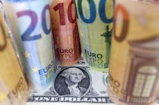 再送ＮＹ外為市場＝ドル、対ユーロで下落　欧州の政治不安一服