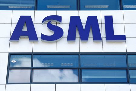 ＡＳＭＬ、決算の誤開示報告　「技術的エラー」で予定より半日早く