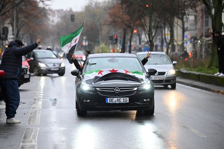 独当局者、シリア暫定政権指導部と会談　政権移行や人権巡り協議