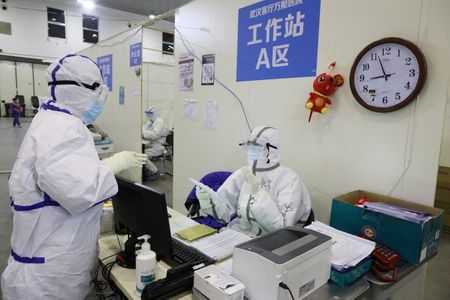 中国湖北省、感染者発見へ発熱患者や薬局利用者を調査へ＝新華社