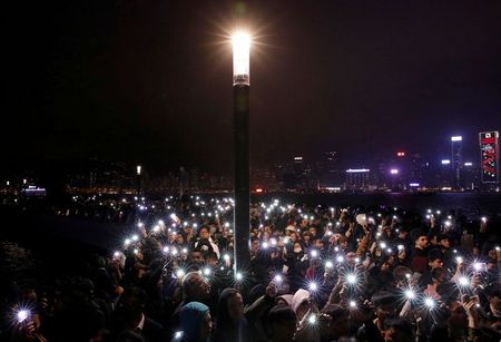 中国の人民武装警察、香港のデモを現場で監視＝関係筋