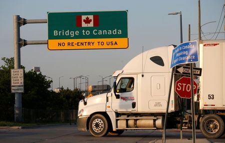 トランプ氏、米・カナダ国境の封鎖表明　貿易活動は継続
