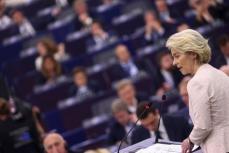 欧州委員長が採決控え議会演説、防衛強化と気候変動対策の継続表明