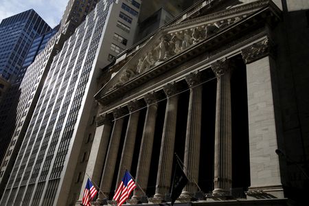 米地銀決算、軒並み予想超え　投資銀行手数料が預金コストを相殺