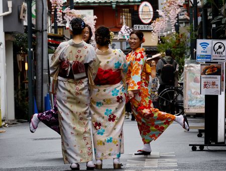 11月訪日外国人は前年比3割増の318万人、年間累計で19年抜き最多