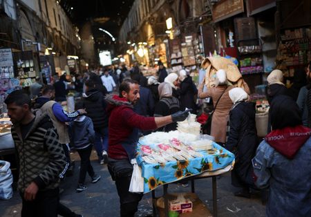 アングル：もう賄賂は払わない、アサド政権崩壊で夢と希望得たシリア商人