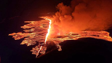 アイスランド火山、昨年12月以来4回目の噴火　インフラや町は安全