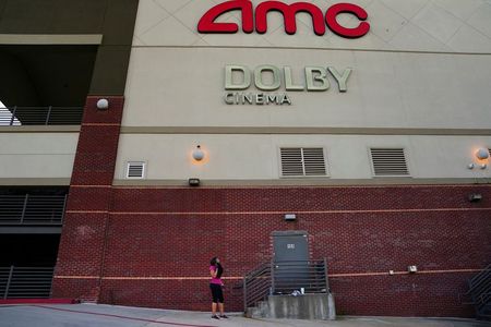 米ＡＭＣ、国内全映画館でマスク着用義務化　批判踏まえ方針転換