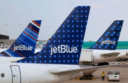 アメリカン航空と格安ジェットブルー、共同運航で提携開始