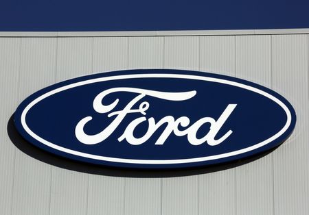 米自動車労組、スト拡大を警告　カナダ労組はフォードとの交渉延長