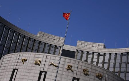 中国、最優遇貸出金利を予想外に据え置き　追加措置必要との声