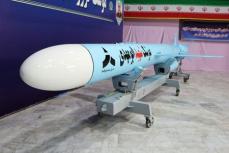 イランがミサイルを公開、巡航ミサイルの射程1000キロ