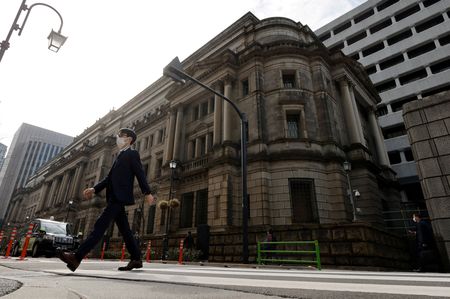 インタビュー：植田日銀は早めに緩和修正を、ＹＣＣ見直しは不意突く必要＝玉木・元財務官