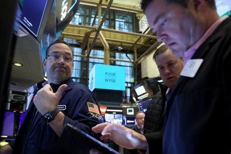 米国株式市場＝下落、ＦＲＢが高金利長期化を警告