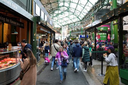 英ＣＰＩ、10月は予想上回る前年比＋2.3％　利下げペース慎重に