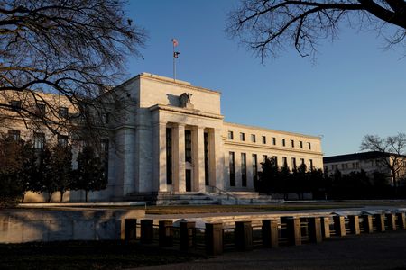 アングル：ＦＯＭＣ、2025年は造反票増加も　メンバー交代でタカ派色強まる