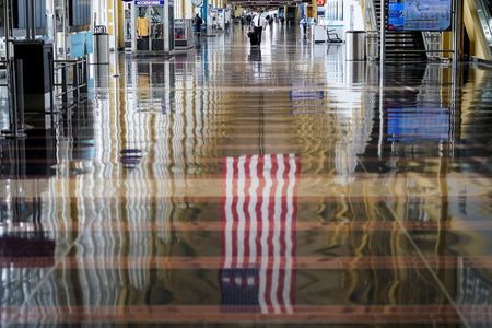 米財務省、航空業界向け給与支援第1弾で29億ドル支給