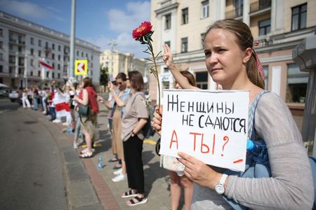 ベラルーシ当局、反政権派を事情聴取　ロシアは当面現政権支援