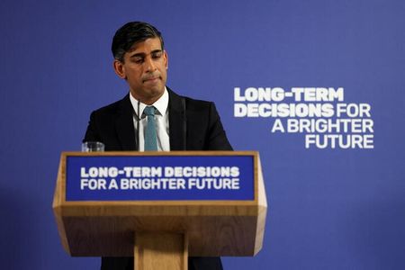 英首相、減税を約束　インフレ半減目標達成で