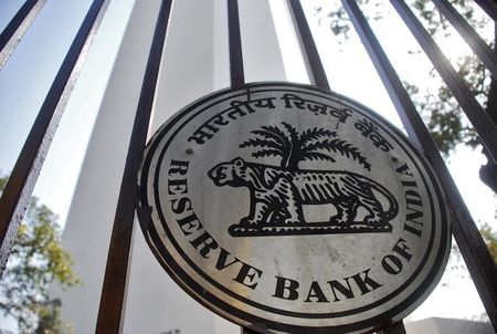 インド中銀が緊急利下げ、レポレート過去最低の4％