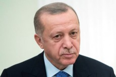 トルコは新型コロナとの戦いで若干後退、規則順守で克服目指す＝大統領
