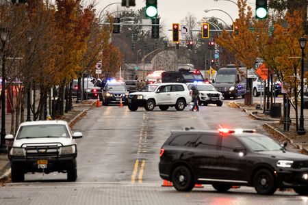 米・カナダ国境で車爆発、2人死亡　爆弾の可能性は否定