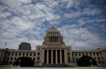 政府、総合経済対策を閣議決定　事業規模39兆円