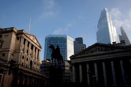 英中銀、金融緩和を維持　利上げの根拠は「強まったもよう」