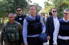キャメロン英外相がイスラエル訪問、「戦闘休止は重要な機会」