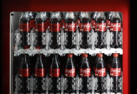 米コカ・コーラ、通期見通し上方修正　第2四半期も好調　値上げ寄与