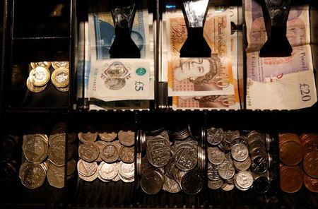 英国内の貨幣需要が増加、緊急時の備えなどで＝中銀