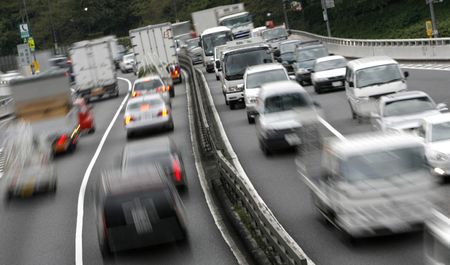 自動車8社の11月世界生産、6社が前年割れ　部品不足は緩和傾向