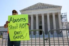 米最高裁、ＤＶ加害者の銃保持禁止する連邦法を合憲と判断