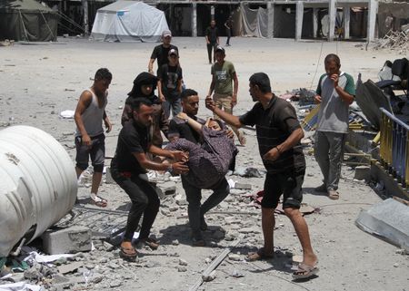 イスラエル軍、ガザの支援物資配給所を空爆　8人死亡