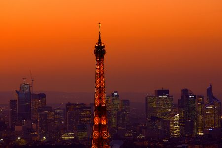 仏サービス部門ＰＭＩ、1月は48.9へ低下　需要低迷と政局不安で