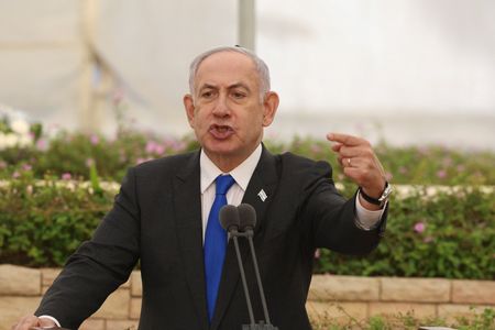 イスラエル首相、過去の潜水艦購入巡り不正調査委が警告