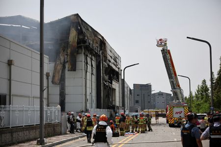 韓国の電池工場火災、ＣＥＯが謝罪　「安全規則は全て順守」