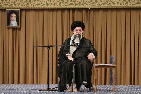 司令官が殺害されてもヒズボラは屈せず＝イラン最高指導者