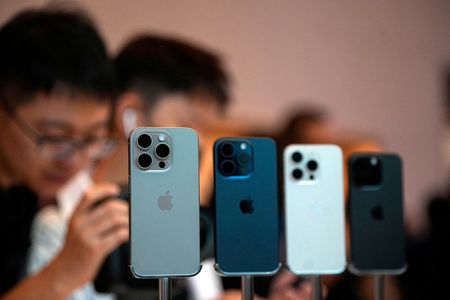 中国の海外ブランドスマホ販売、8月は12.7％減