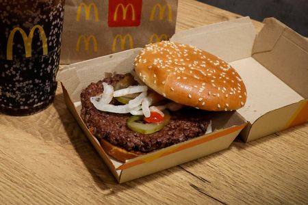 米でマクドナルド競合店がタマネギ利用停止、食中毒問題受け